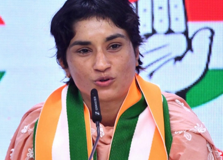 Photo of  विनेश फोगाट के कांग्रेस ज्वाइन करने पर नाराज हुए ‘ताऊ’ महावीर फोगाट