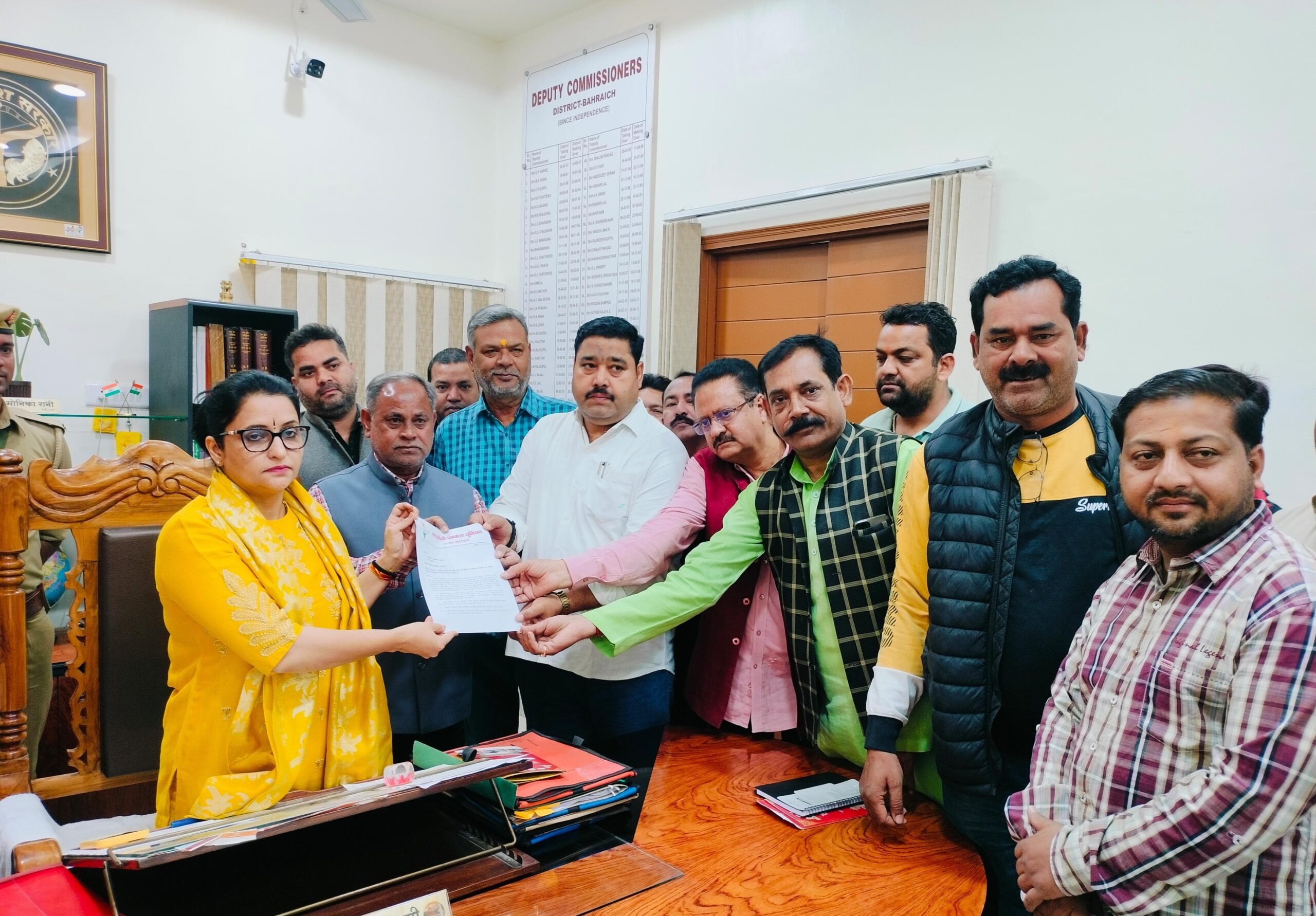 Photo of बहराइच जिले में पत्रकार की निर्मम हत्या के खिलाफ स्थानीय पत्रकारों ने तीव्र आक्रोश व्यक्त करते हुए प्रदर्शन किया