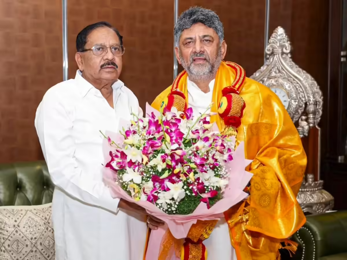 Photo of डीके CM, परमेश्वर डिप्टी सीएम, तीन साल बाद कर्नाटक में पावर ट्रांसफर, देखें नए मंत्रियों की पूरी लिस्ट