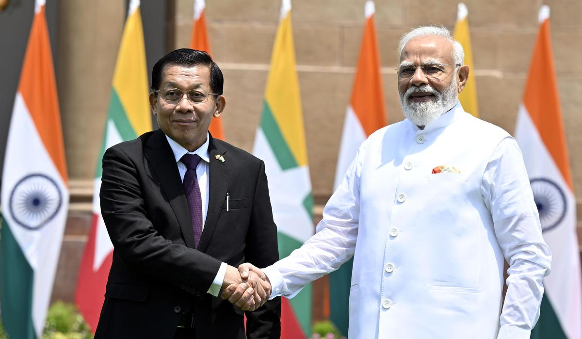 Photo of पीएम मोदी ने म्यांमार के राष्ट्रपति संग की बैठक, द्विपक्षीय सहयोग पर हुई चर्चा