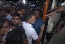Photo of राहुल गांधी विपक्षी सांसदों के साथ जा रहे गांधी स्मृति, बस में सवार होकर निकले.