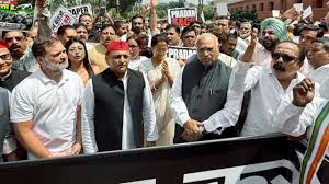Photo of छात्र अकेले नहीं… INDI गठबंधन की बैठक के बाद बोले राहुल, बसों से गांधी स्मृति जा रहे विपक्षी सांसद.