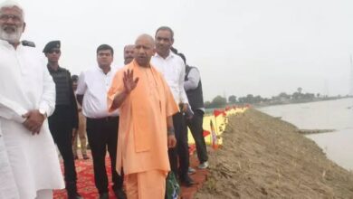 Photo of यूपी में बाढ़ से निपटने के लिए स्थानीय नाविकों-तैराकों को दी जाएगी ट्रेनिंग, गांव-गांव जाएंगे अधिकारी
