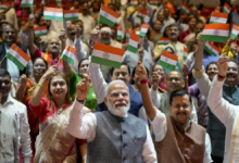 Photo of PM मोदी के साथ NDA सांसदों ने लहराया तिरंगा, संसद परिसर में झारखंड मुद्दे पर शक्ति प्रदर्शन