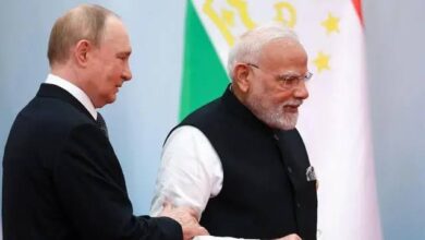 Photo of पीएम मोदी और पुतिन की मुलाकात, तेल-गैस से ईरान युद्ध समेत कई मुद्दों पर हो रही चर्चा