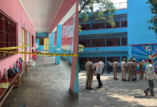 Photo of लखीमपुर के स्कूल में महिला टीचर को गोली मारी, युवक ने खुद को भी उड़ाया, दोनों की मौत
