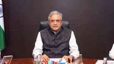 Photo of CEC ज्ञानेश कुमार के खिलाफ सुनवाई टली, सुप्रीम कोर्ट ने दिया 10 दिन का समय, ECI को फिर जारी हुआ नोटिस