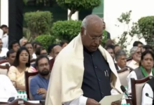 Photo of खरगे ने ज्ञानेश कुमार के खिलाफ पेश किया ‘जन महाभियोग’, बोले- CEC को हटाया जाए.!