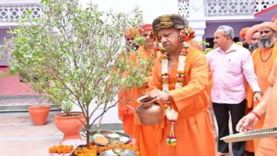 Photo of विजयादशमी पर गोरक्षपीठाधीश्वर एवं CM योगी ने किया महायोगी गोरखनाथ का विशिष्ट पूजन