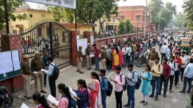 Photo of पीईटी परीक्षा: यहां 1 से 12 तक के सभी स्कूलों में छुट्टी घोषित, 45 केंद्रों पर दो पालियों में होगा एग्जाम