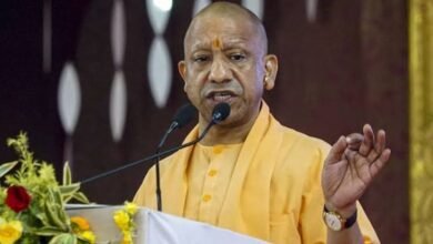 Photo of जनमानस के जीवन में आने वाले सकारात्मक परिवर्तन से सिद्ध होती है प्रशासन की सार्थकता: सीएम योगी