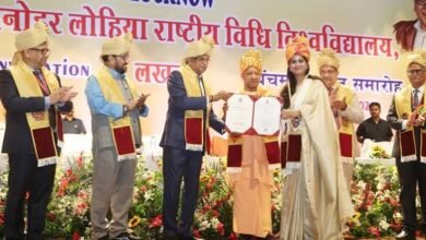 Photo of ईशा अग्रवाल को तीन गोल्ड सहित चार मेडल, सीएम योगी आदित्यनाथ के कान में कहा- आप मेरे आदर्श